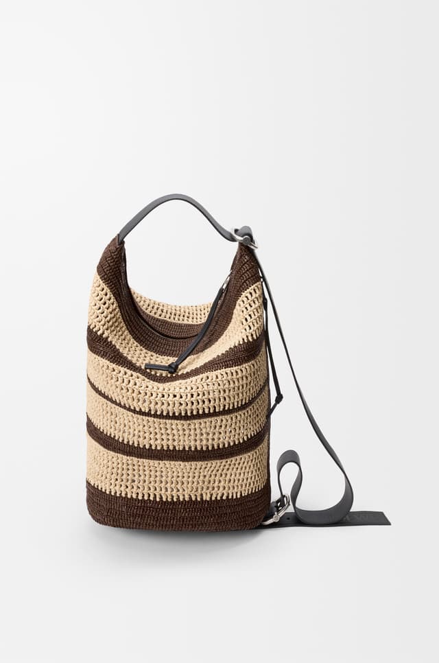 LOEWE Loop bucket in raffia