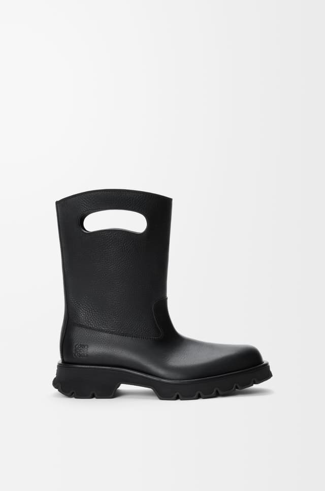 LOEWE Bobby boot in grained vegetable-tanned calfskin